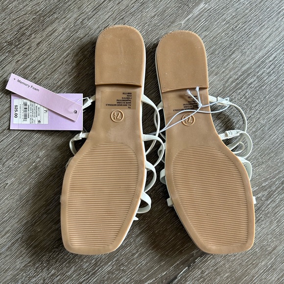 NWT Wild Fable White Memory Foam Kristen Flat Bow Sandals - Picture 4 of 9